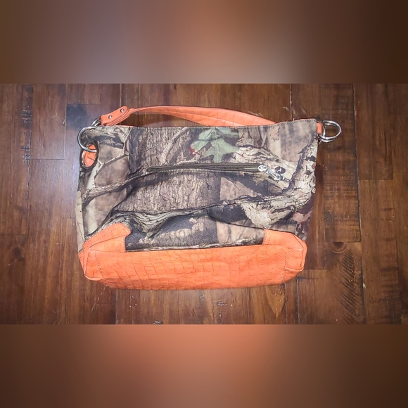 Orange realtree purse - Picture 2 of 3